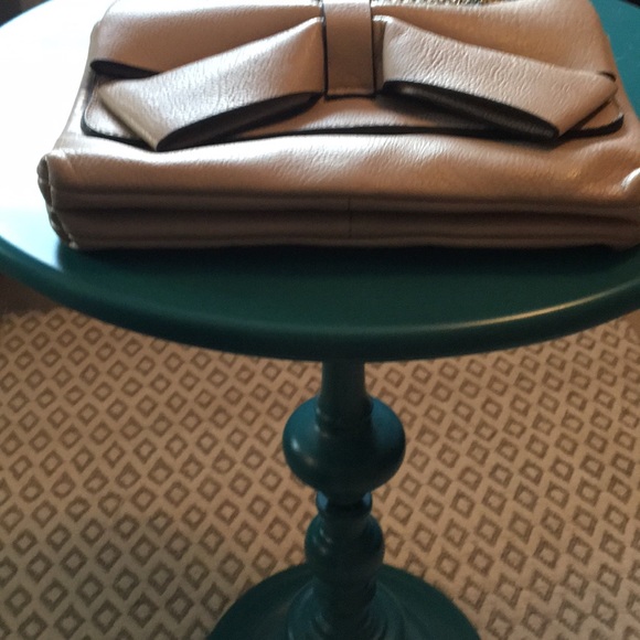 Blush-Cream crossbody bow purse - Picture 2 of 10